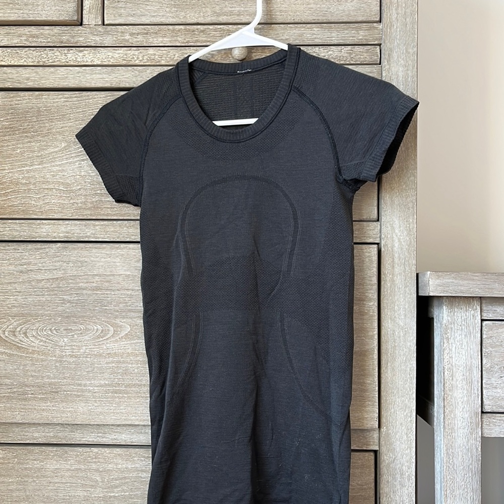 Lululemon Swiftly short sleeve
